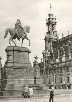 01069 Dresden, Royal Church and Johann monument b/w