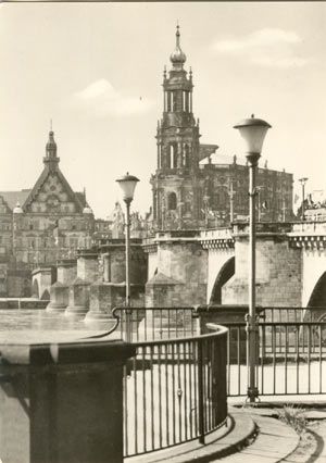 01069 Dresden, Bridge and Royal Church b/w