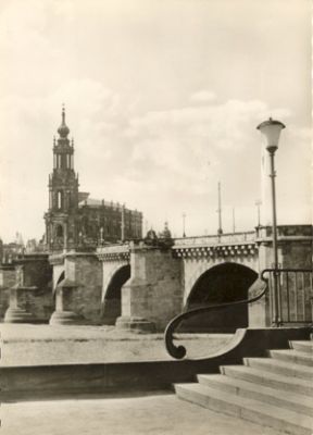 01069 Dresden, Bridge and Hofkirche b/w