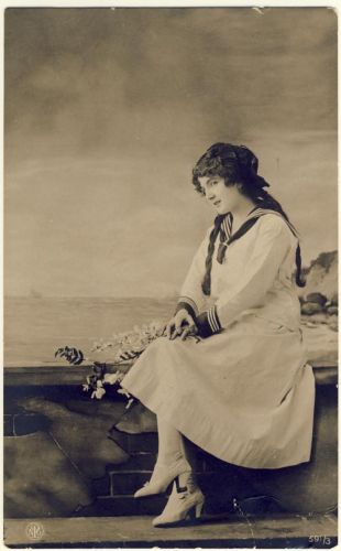 Woman with dress and flowers