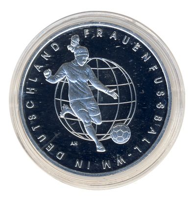 BRD 2011 J.561 10 Euro Frauenfuball-WM Prgesttte: J - Silber PP