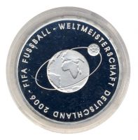 BRD 2004 J.504 10 Euro Fuball-WM-Deutschland 2006 Prgesttte: G PP